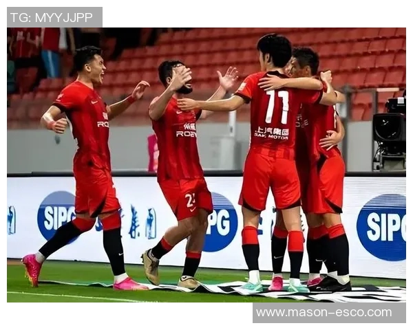 上海足球明星最新阵容照片揭晓引发球迷热议与期待